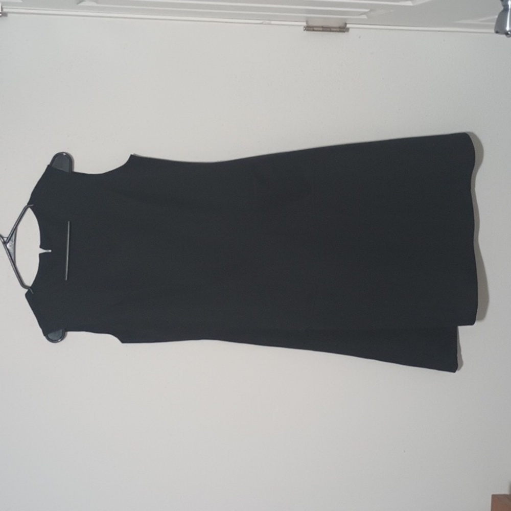 Vtg Women's 12p black dress with pockets - flattering fit
